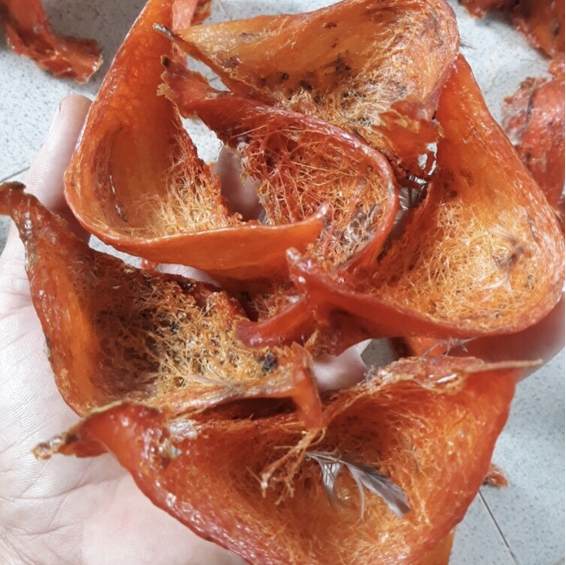 Tổ yến màu hồng do phản ứng hóa học